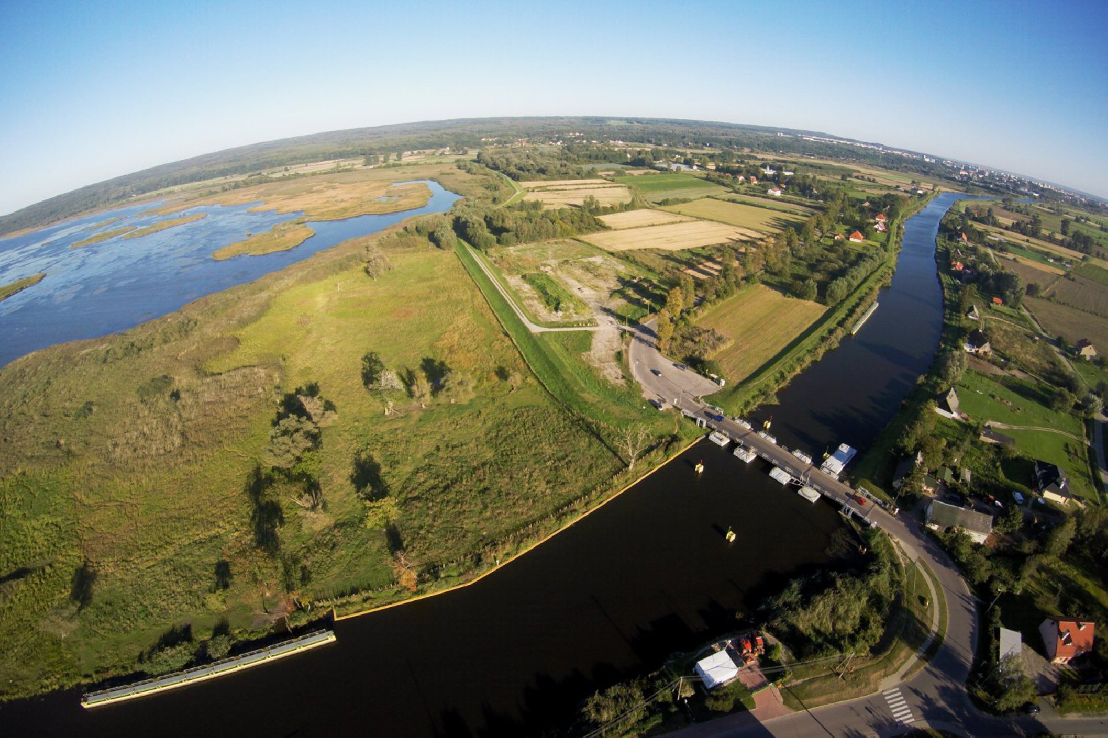 Most pontonowy w Nowakowie