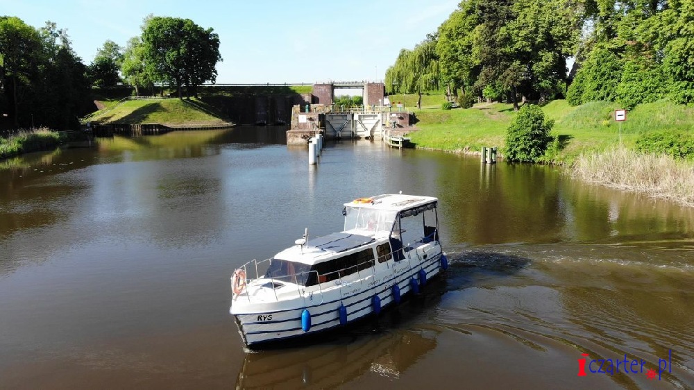 czarter jachtu Vistula Cruiser 30 SE na pętli żuławskiej